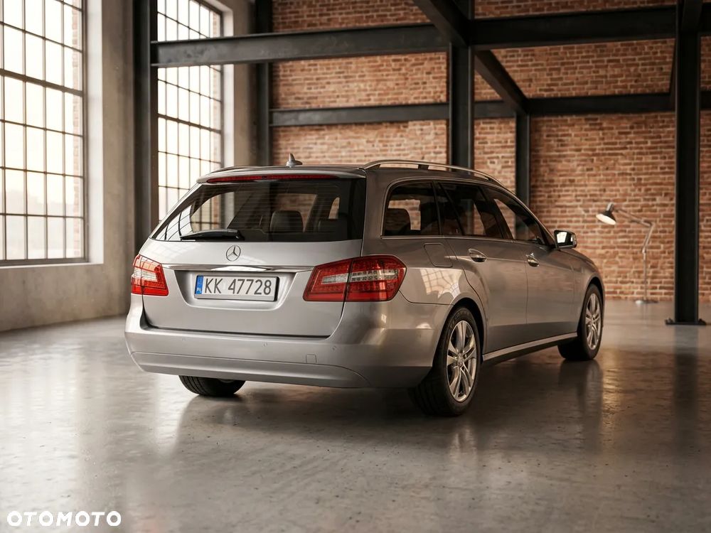 Mercedes-Benz Klasa E 220 CDI DPF BlueEFFICIENCY 7G-TRONIC Elegance - 6