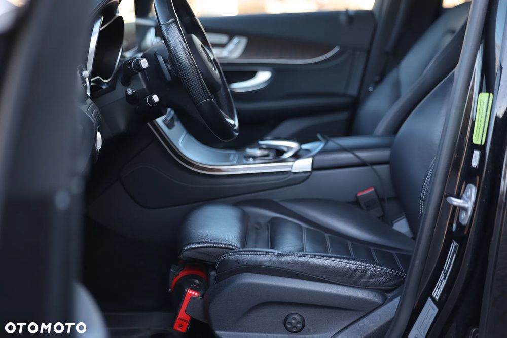 Mercedes-Benz GLC - 21