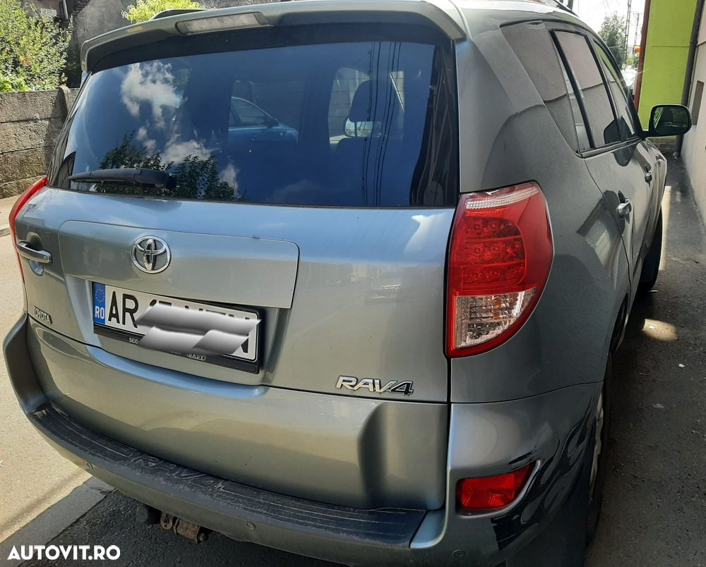 Toyota RAV4 - 1