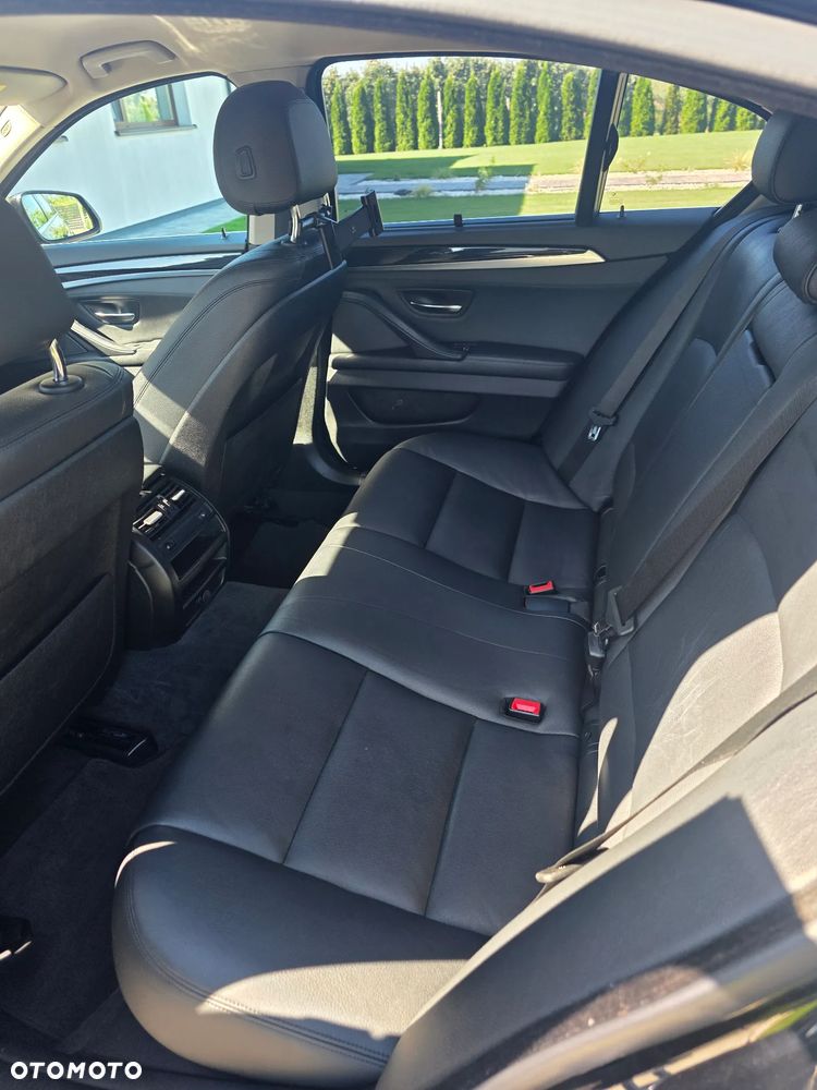 BMW Seria 5 525d - 13