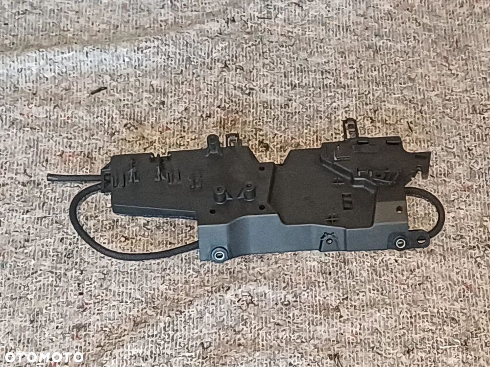 NR 27 Część komory silnika do BMW X5 E70 3.0 6440410 - 3