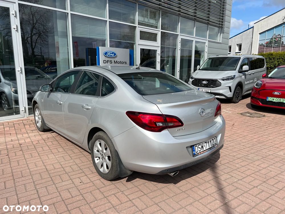 Opel Astra 1.4 T Business - 9