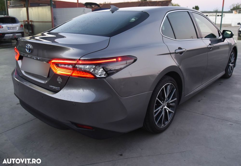 Toyota Camry 2.5 HEV Luxury - 2