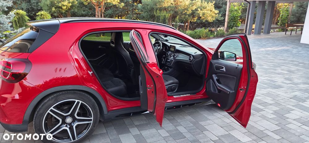 Mercedes-Benz GLA 250 4-Matic - 10