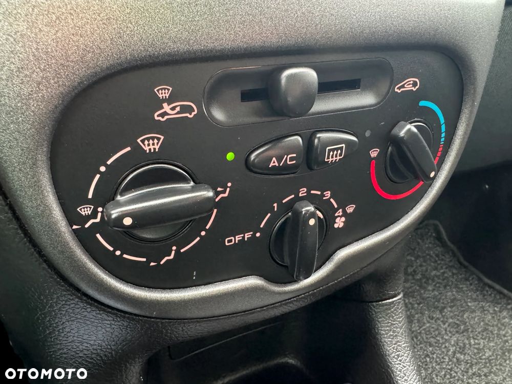 Peugeot 206 75 JBL - 20