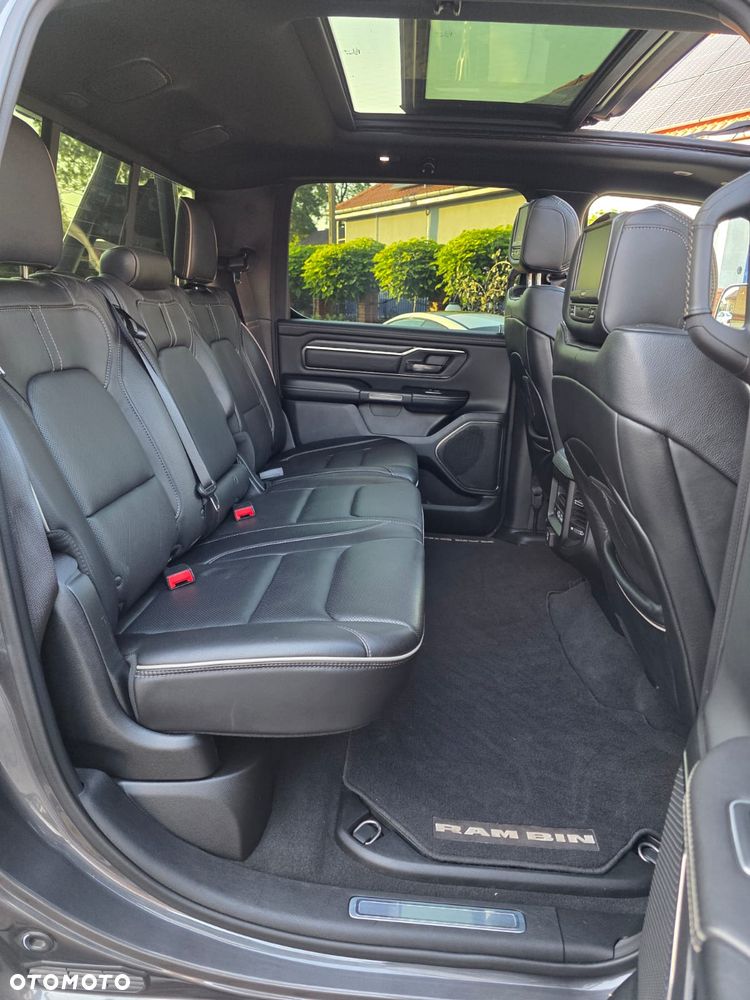 RAM 1500 Crew Cab Shortbed Limited - 24