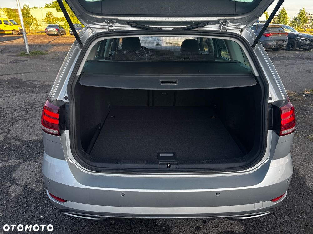 Volkswagen Golf 2.0 TDI SCR DSG Highline - 28