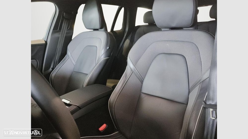 Volvo V60 2.0 T6 AWD TE Plus Dark - 11