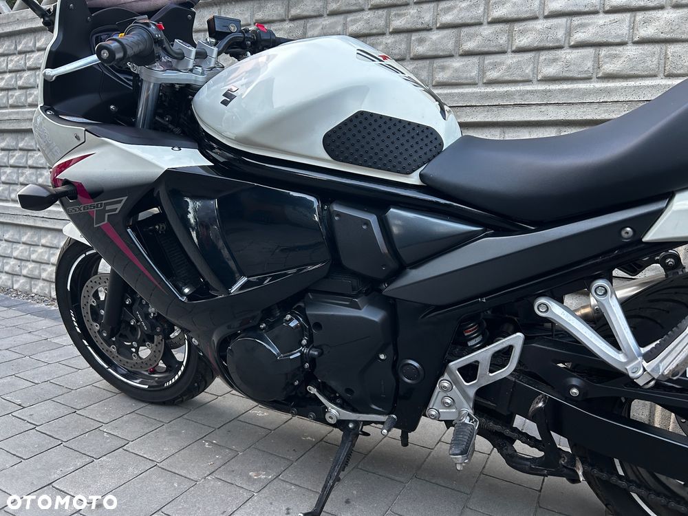 Suzuki GSX - 20