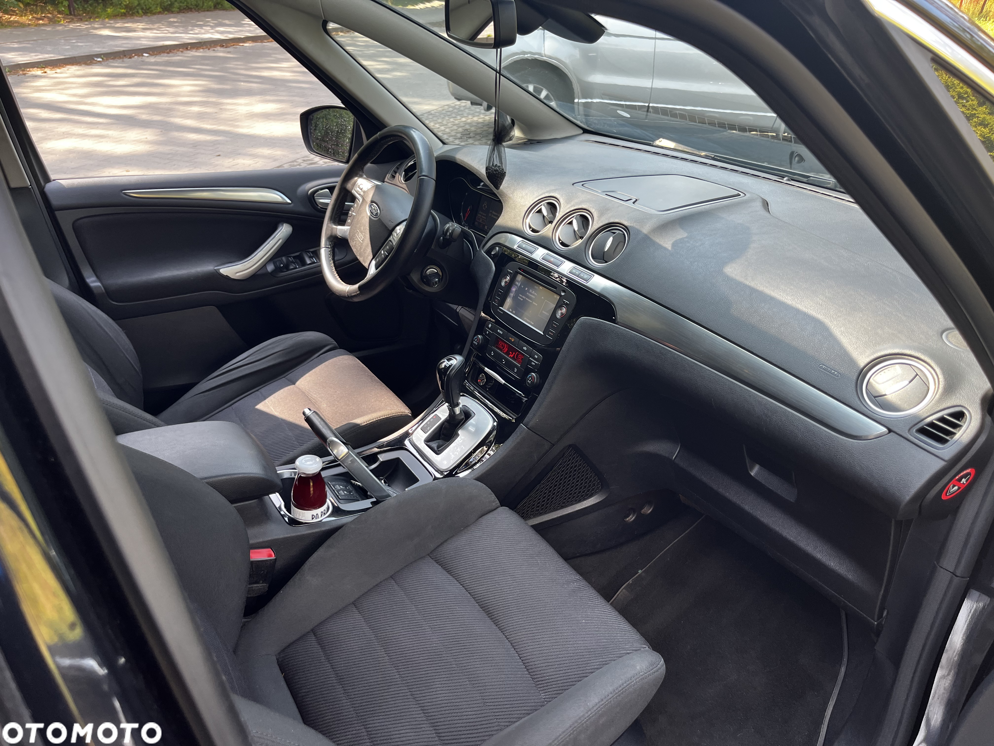 Ford S-Max - 12