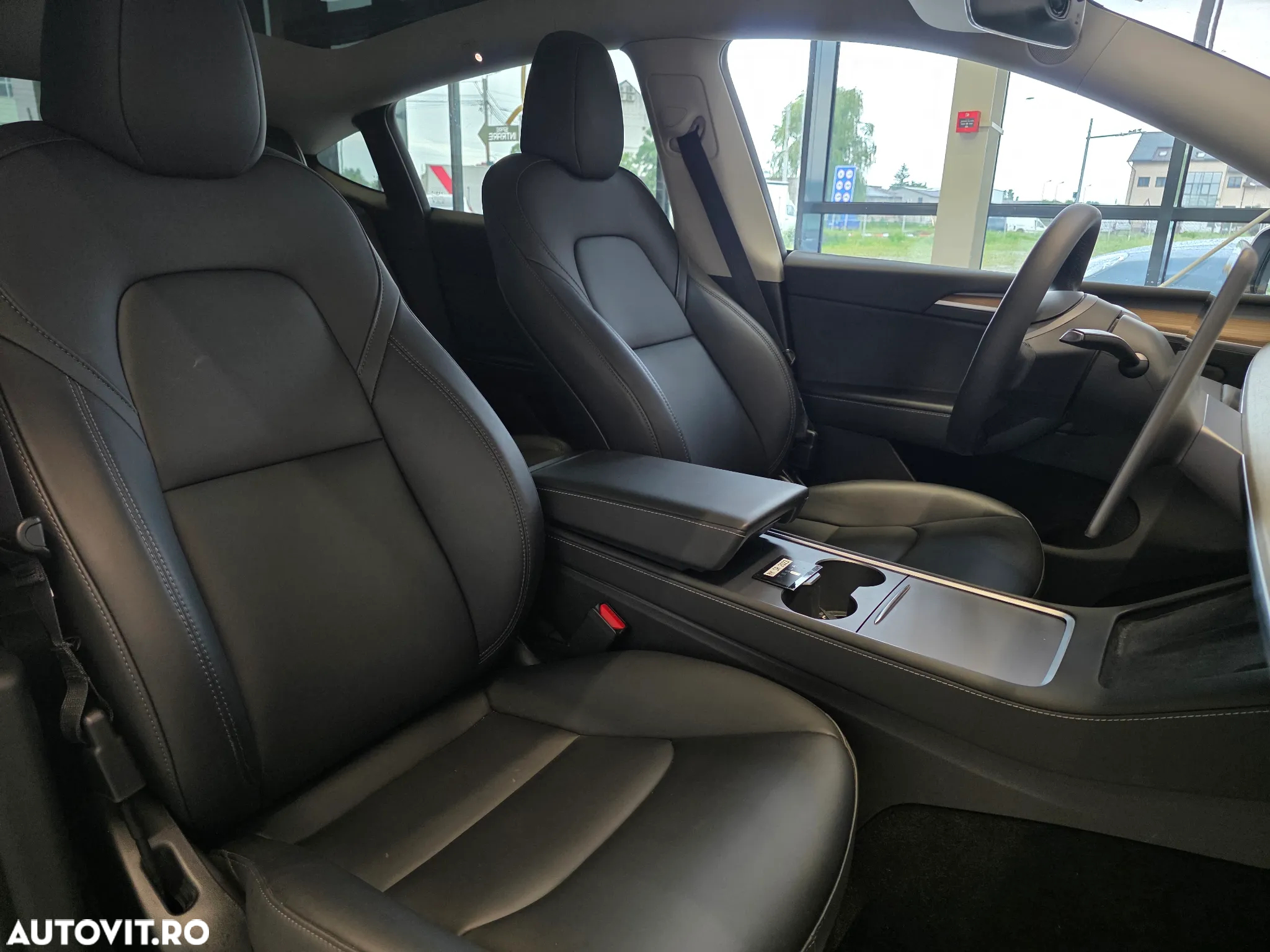 Tesla Model Y RWD - 12