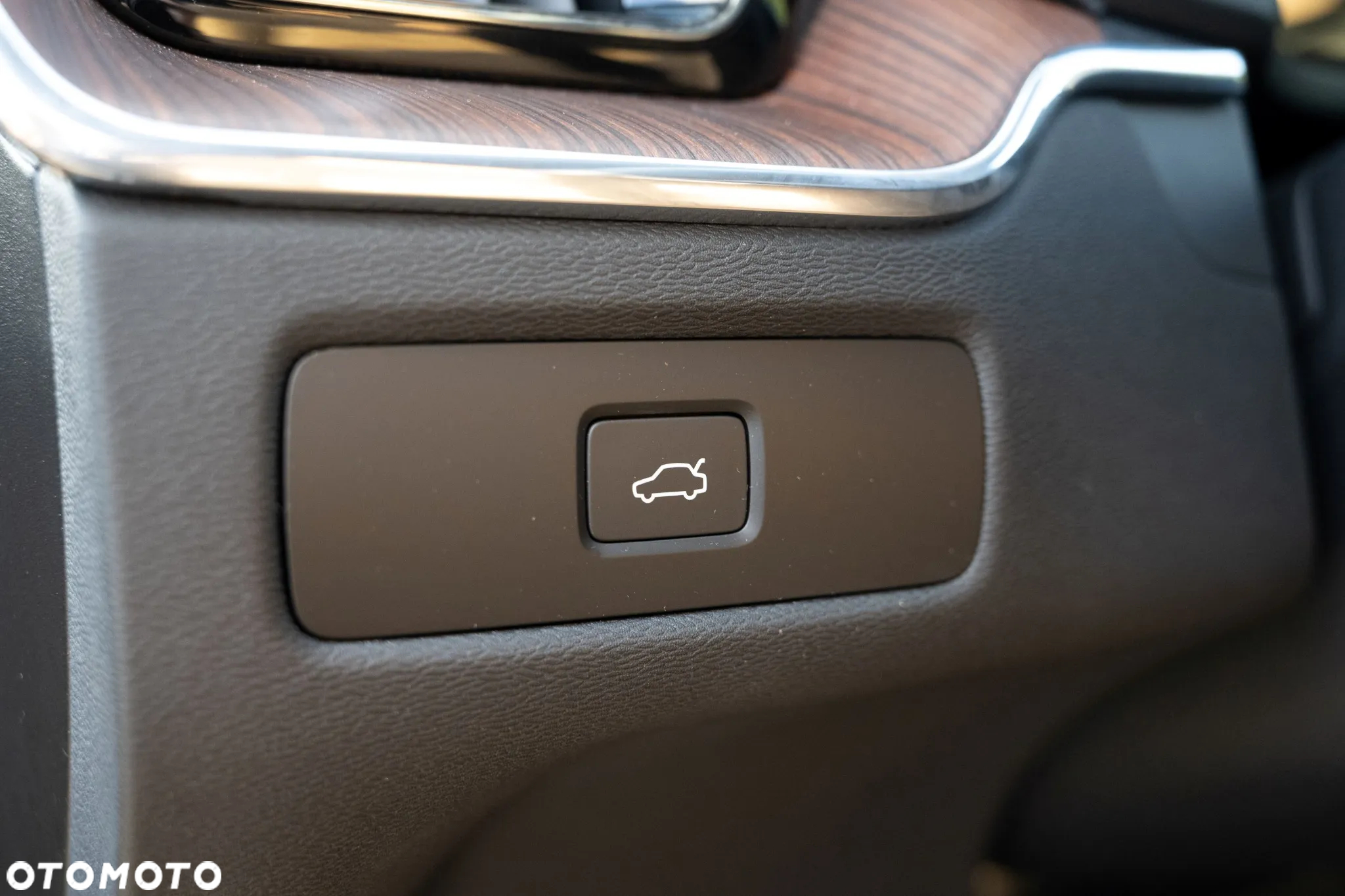 Volvo XC 60 B5 B AWD Plus Dark - 34