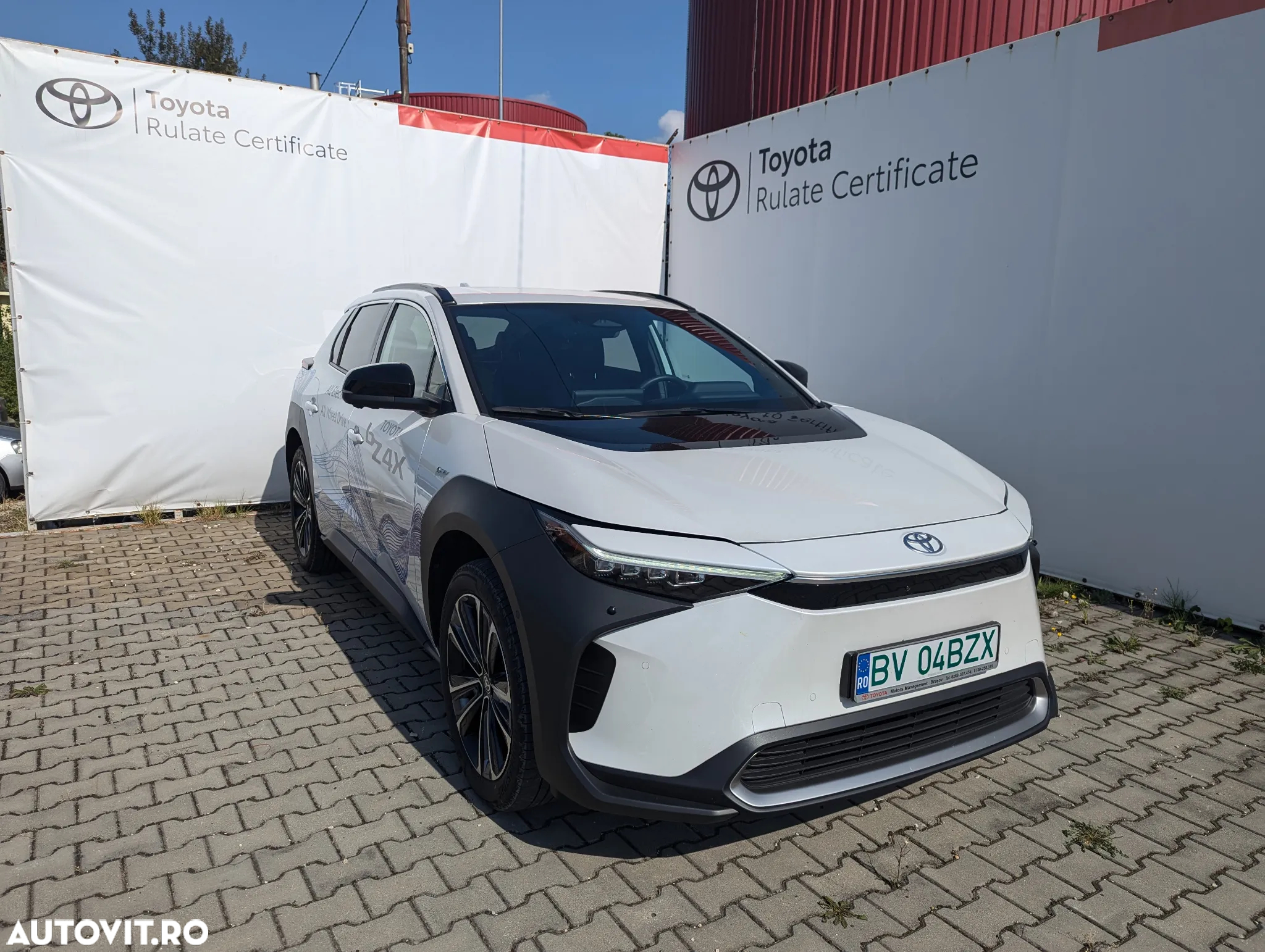 Toyota BZ4X 160 KW AWD (4x4) Luxury - 3
