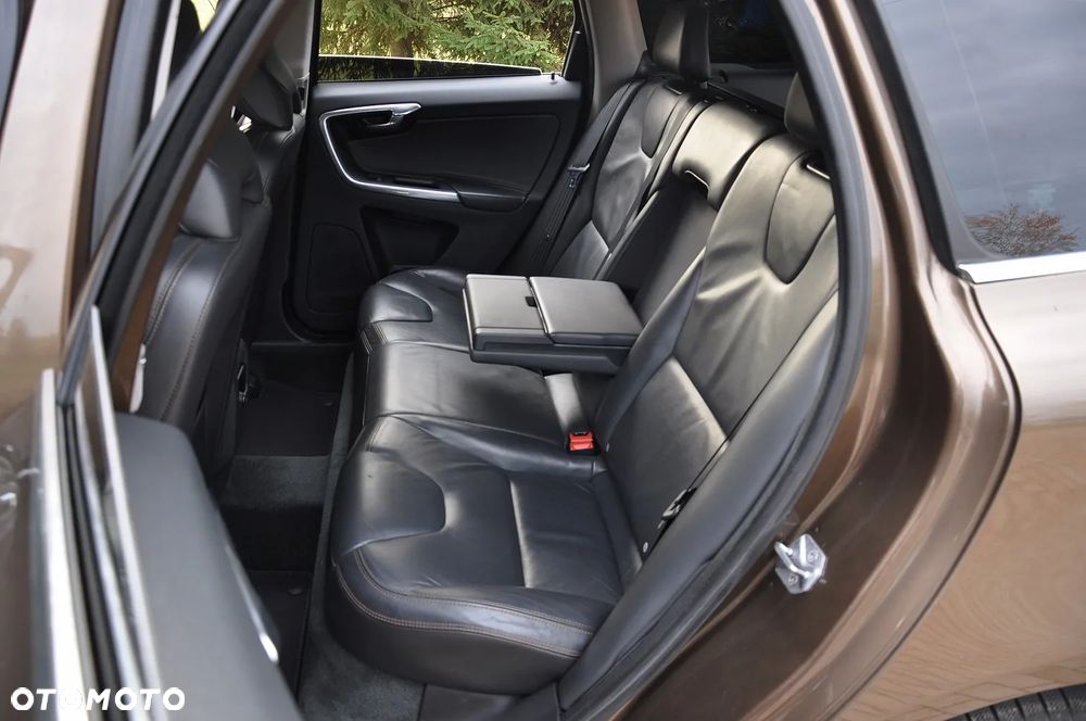 Volvo XC 60 D4 Geartronic Summum - 23