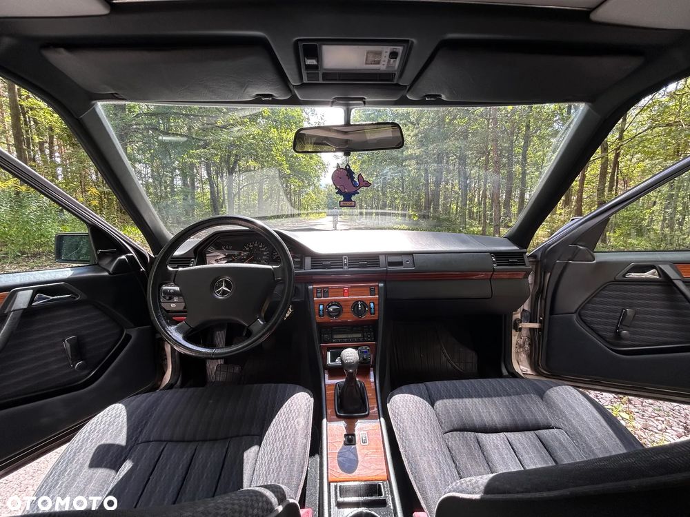 Mercedes-Benz W124 (1984-1993) - 14
