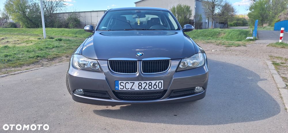 BMW Seria 3 ver-318d-dpf - 4