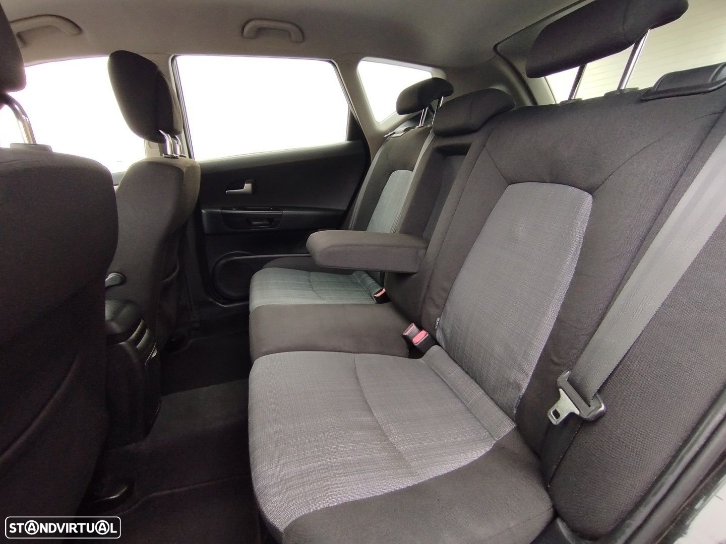 Kia Ceed SW 1.6 CRDi LX ISG - 6