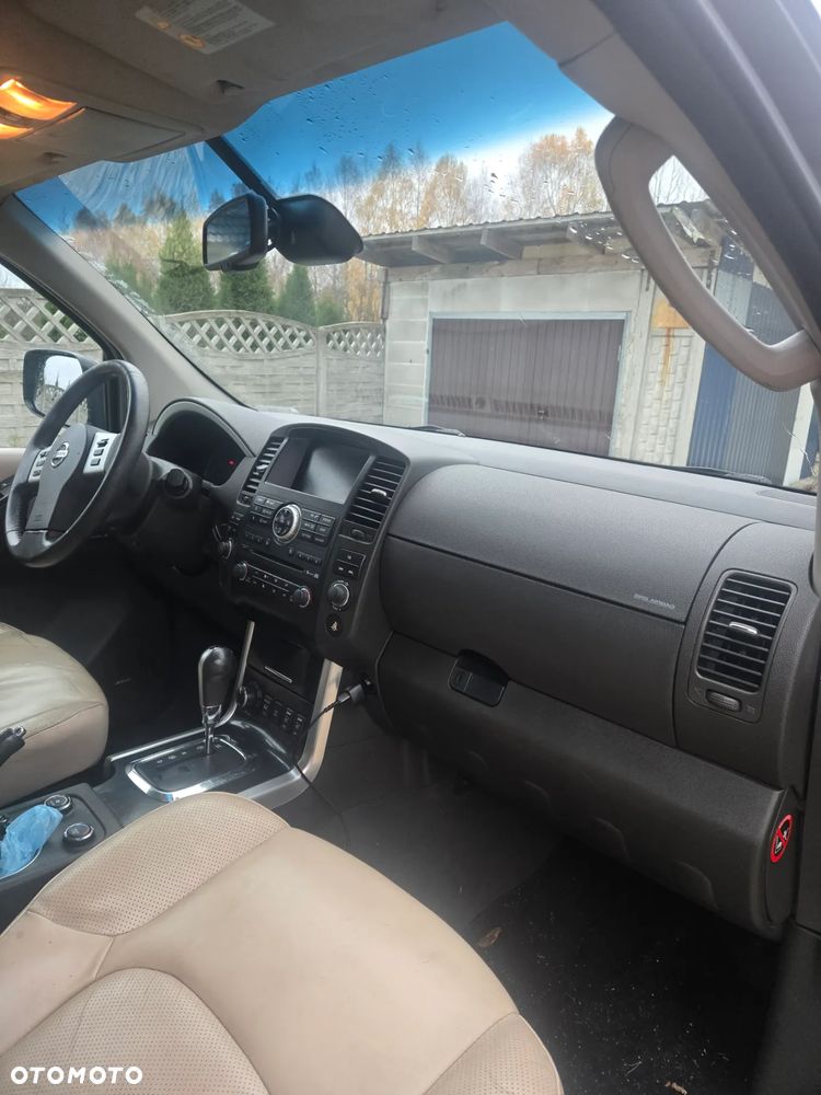 Nissan Pathfinder - 6