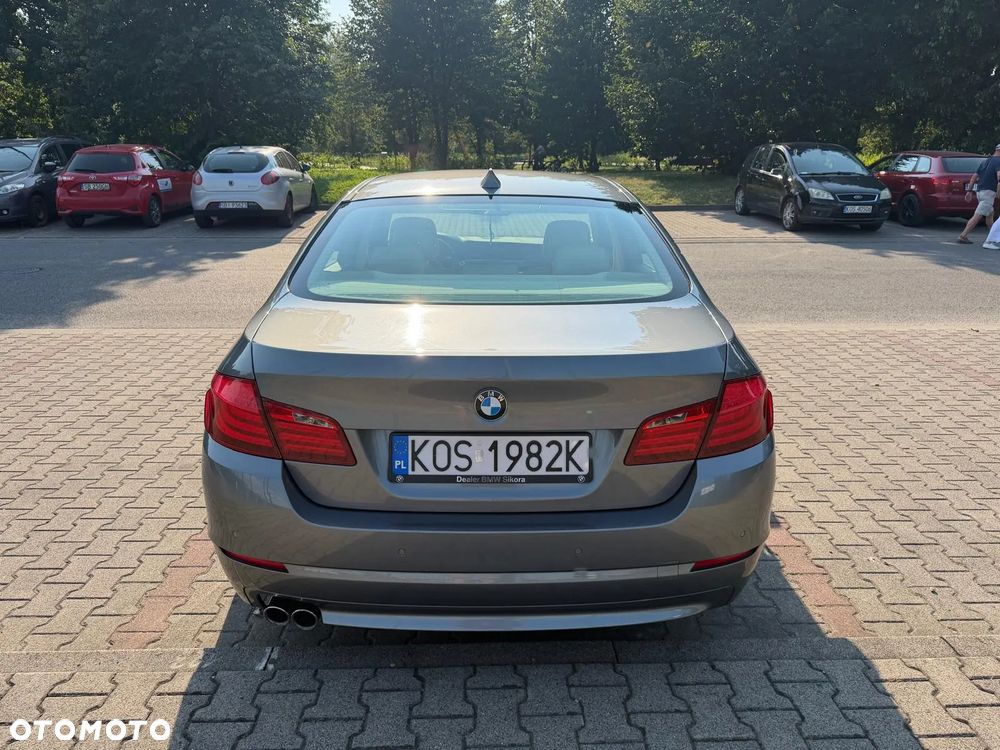 BMW Seria 5 523i - 4
