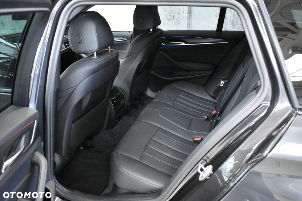 BMW Seria 5 530e xDrive M Sport sport - 21