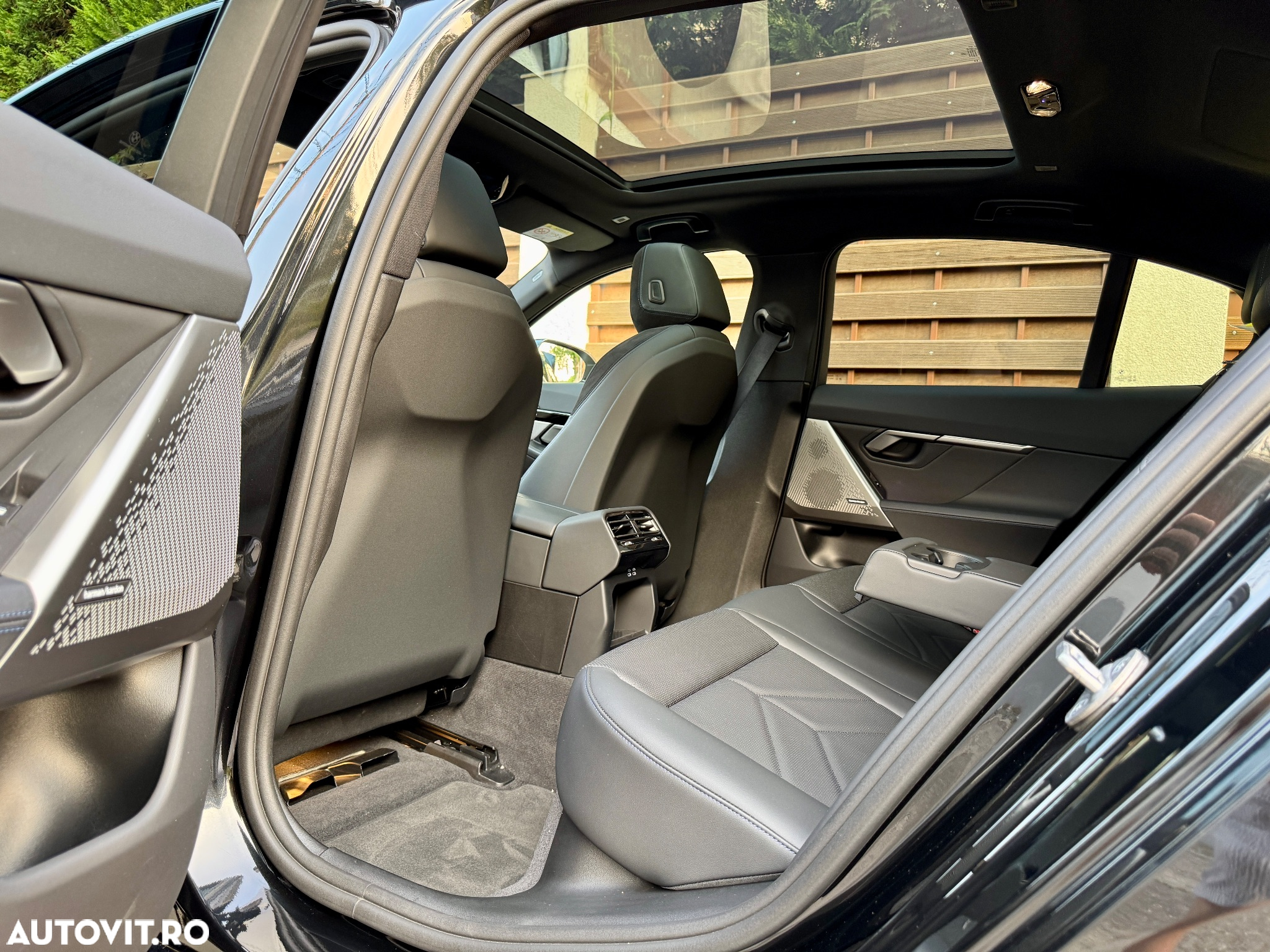 BMW Seria 5 520i AT MHEV - 12