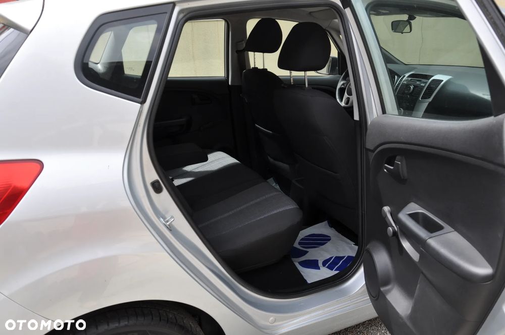 Kia Venga - 9