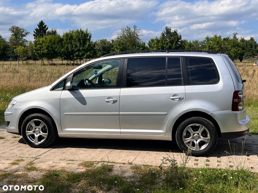 Volkswagen Touran 1.9 TDI DPF DSG Highline - 11