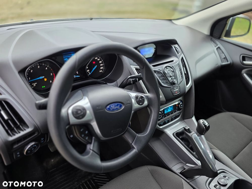 Ford Focus 1.6 TDCi DPF Champions Edition - 12