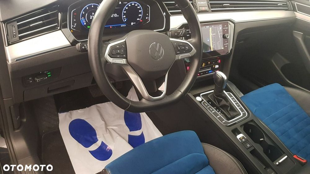 Volkswagen Passat - 15