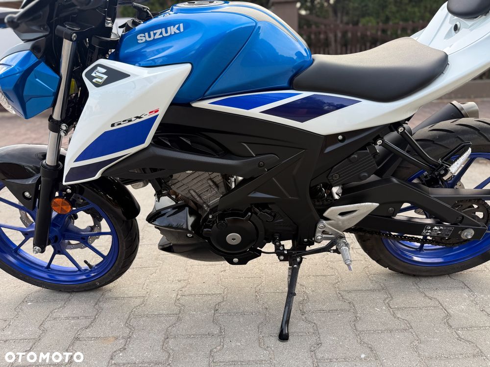 Suzuki GSX - 26