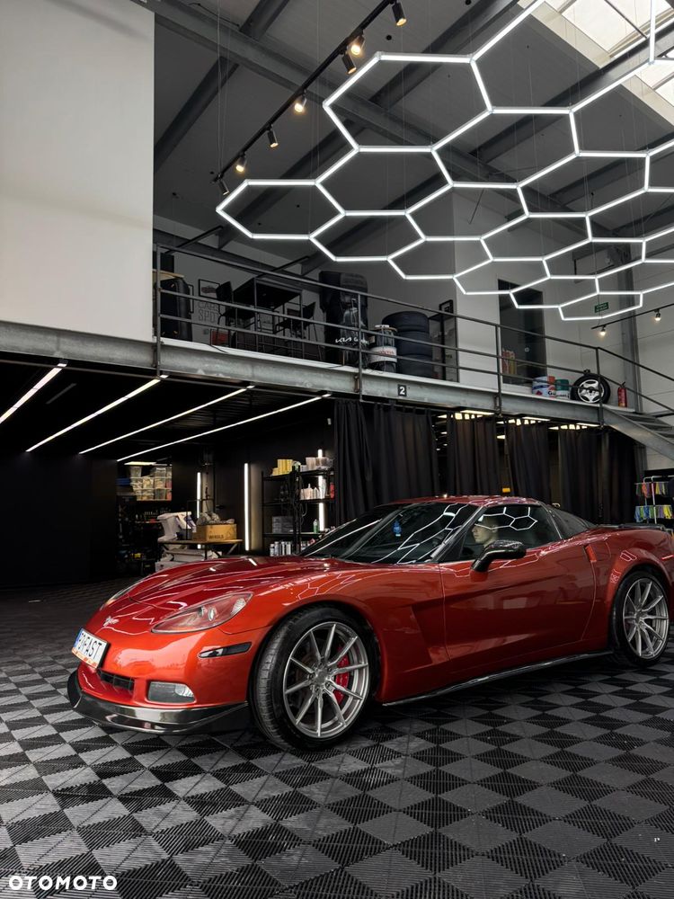 Chevrolet Corvette - 18