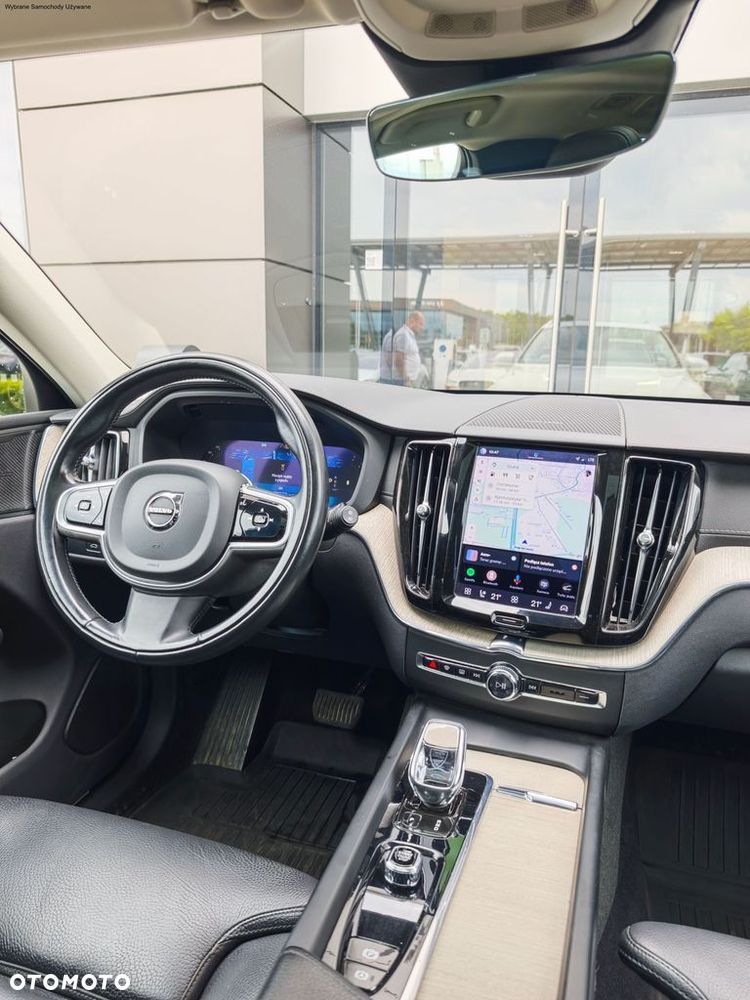 Volvo XC 60 B4 D AWD Plus Bright - 17