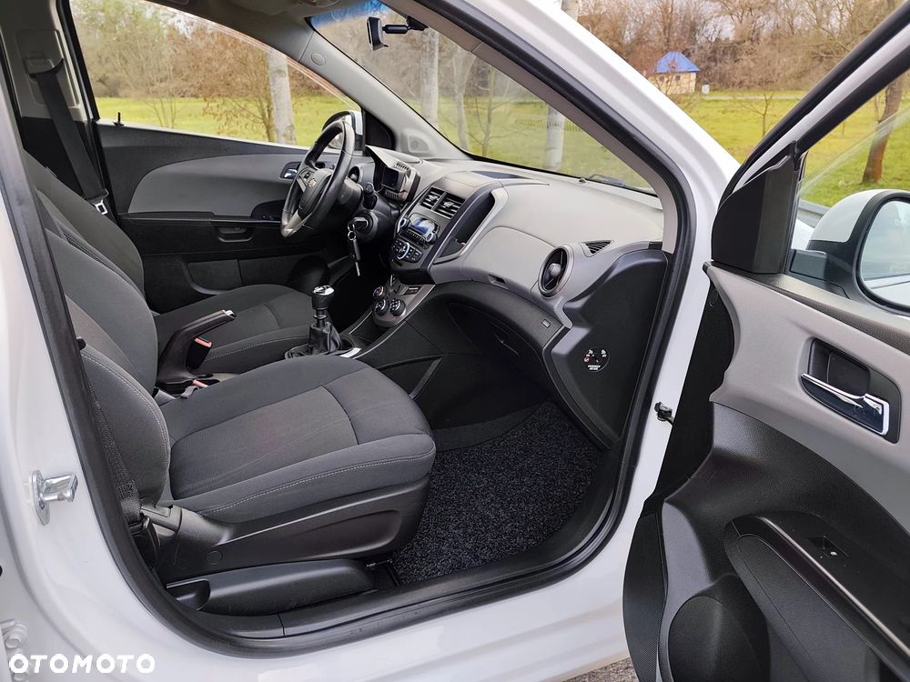 Chevrolet Aveo 1.6 LTZ S/S - 10