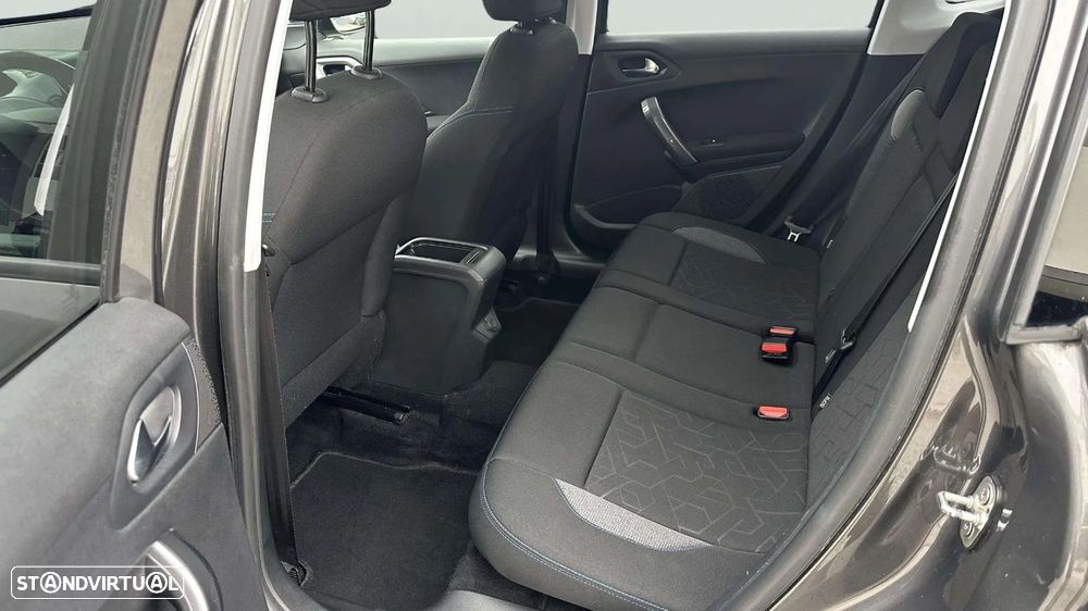 Peugeot 2008 1.2 PureTech Allure - 9