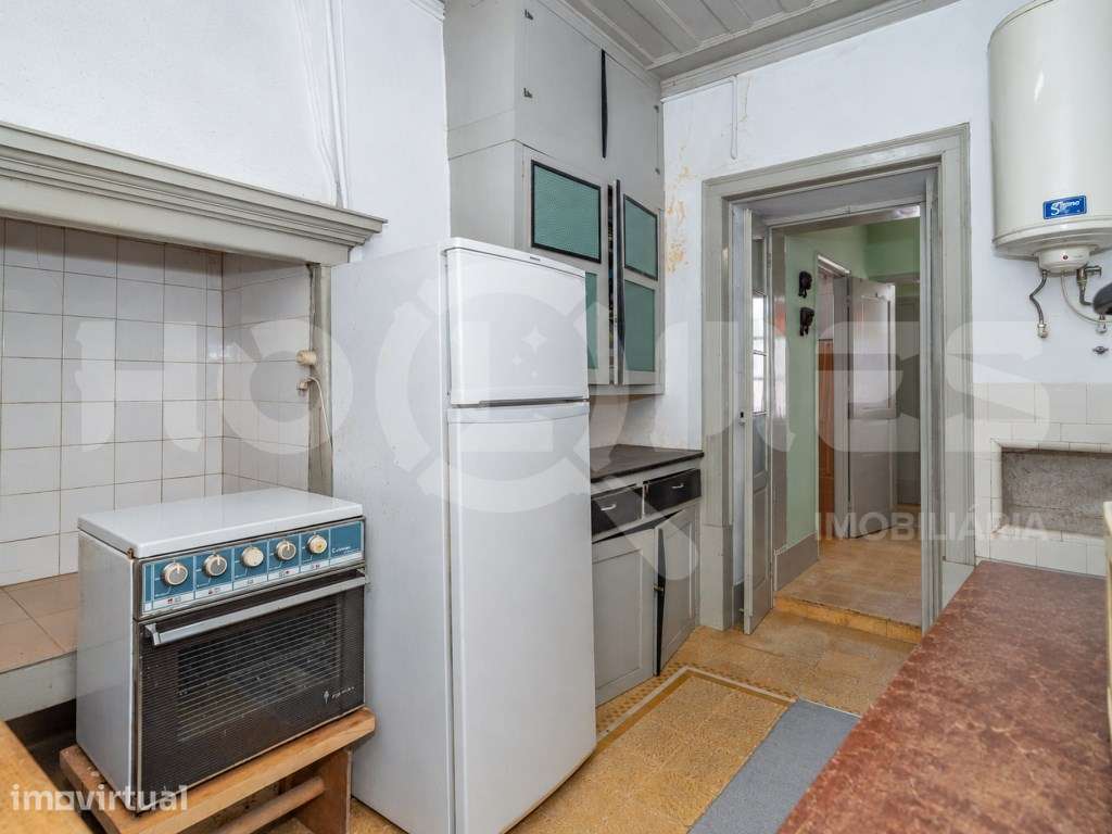 PRÉDIO COM 3 APARTAMENTOS NO CENTRO HISTÓRICO FIGUEIRA DA FOZ - Grande imagem: 2/53