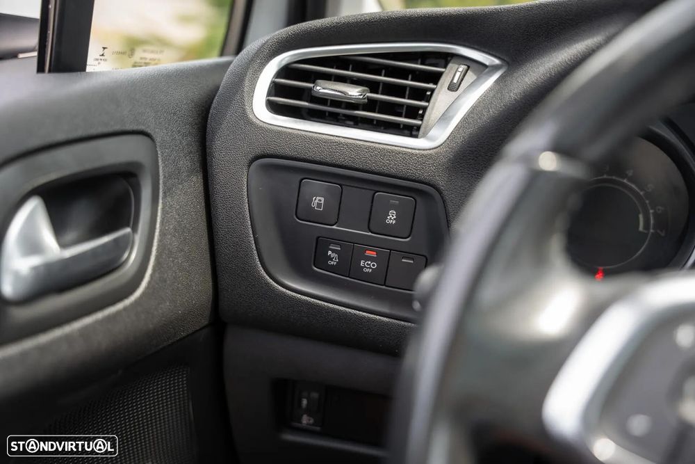 Citroën C4 PureTech 130 Stop&Start SHINE - 12