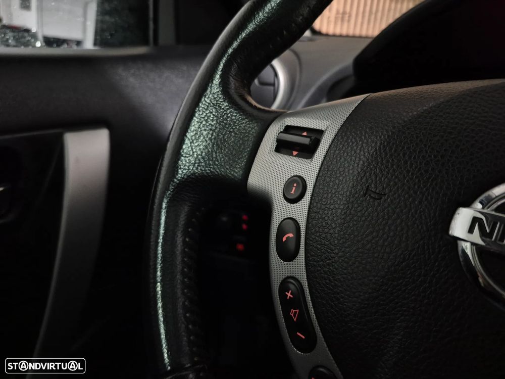 Nissan Qashqai 1.5 dCi Tekna Premium Pele Preta 17 - 27