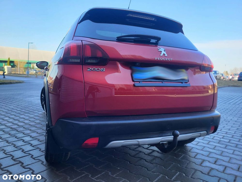 Peugeot 2008 BlueHDi 100 STOP & START Allure - 23