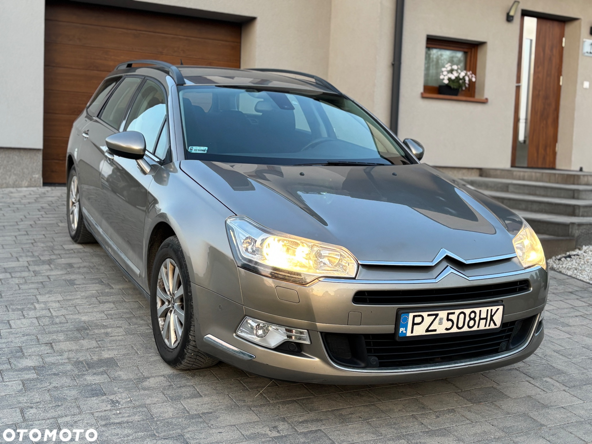 Citroën C5 Tourer e-HDi 110 EGS6 FAP Selection - 2