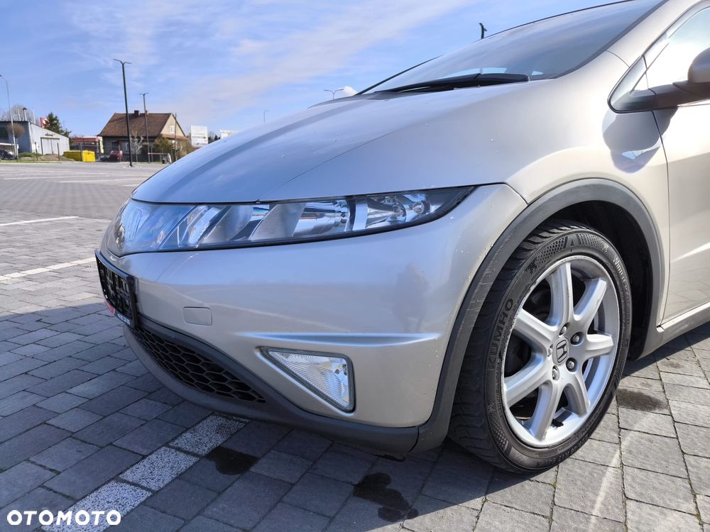 Honda Civic 1.8 Executive - 28