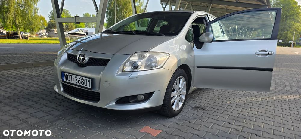 Toyota Auris 2.0 D-4D Premium - 1
