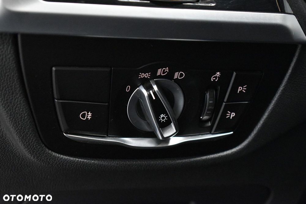 BMW X3 xDrive20d MHEV Advantage - 11