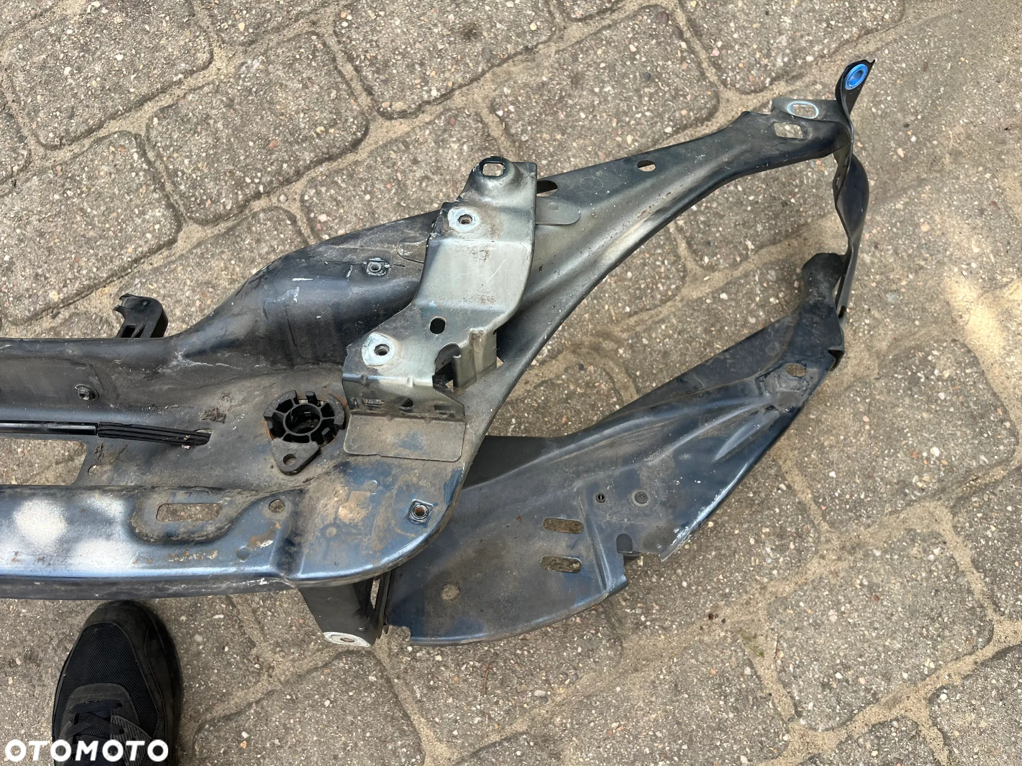 VOLVO C30 I LIFT PAS PRZEDNI WZMOCNIENIE OKULAR - 2