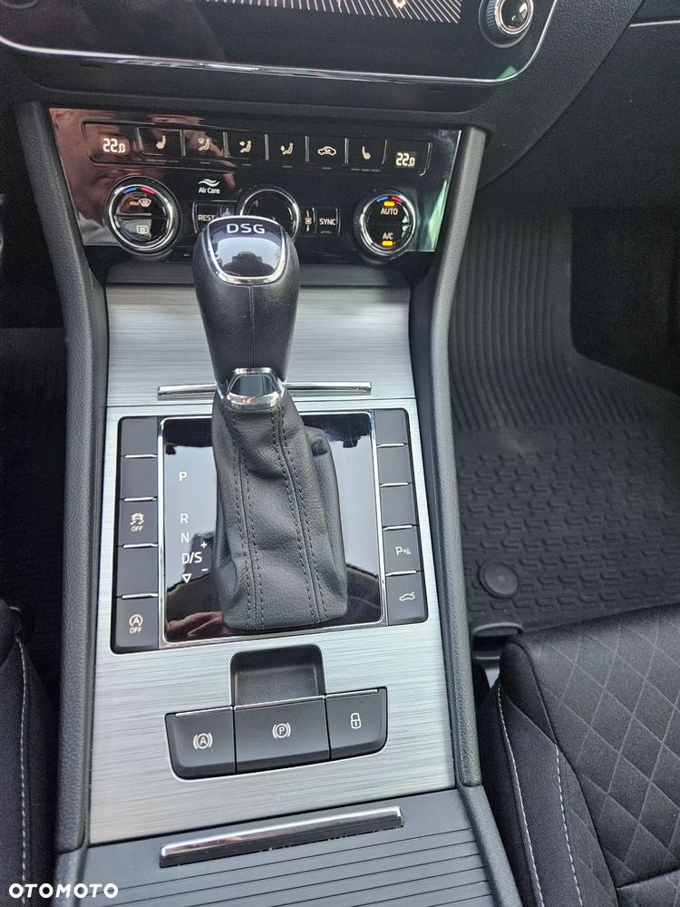 Skoda Superb 2.0 TDI DSG Ambition - 31