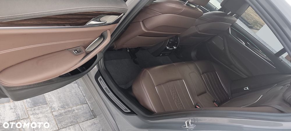 BMW Seria 5 520d Luxury Line - 11