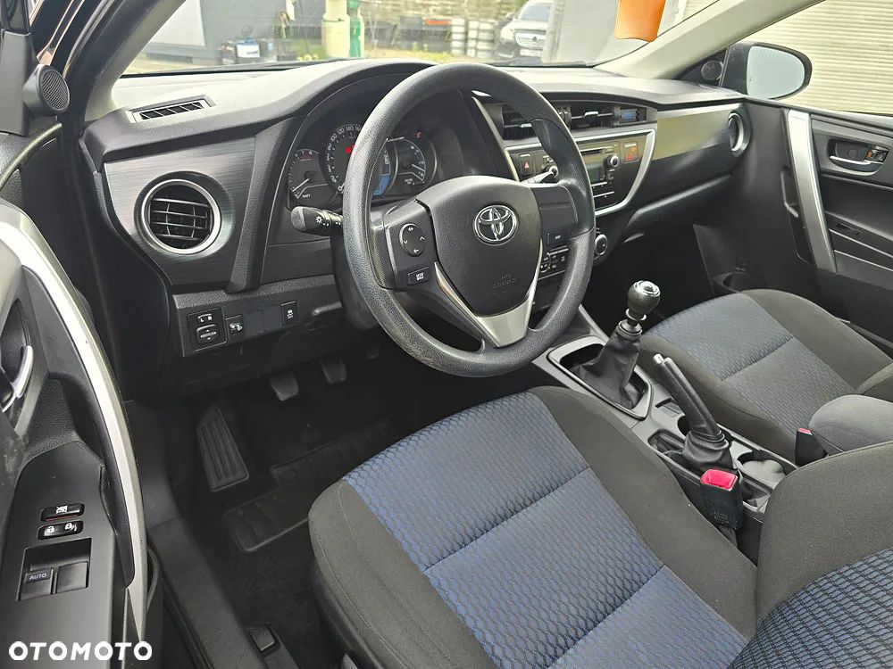 Toyota Auris 1.33 Dual-VVT-i Comfort - 26