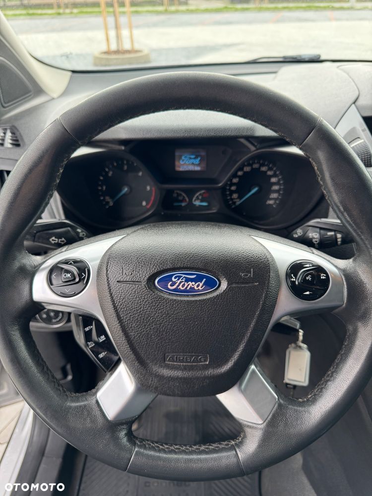 Ford Transit Connect - 16