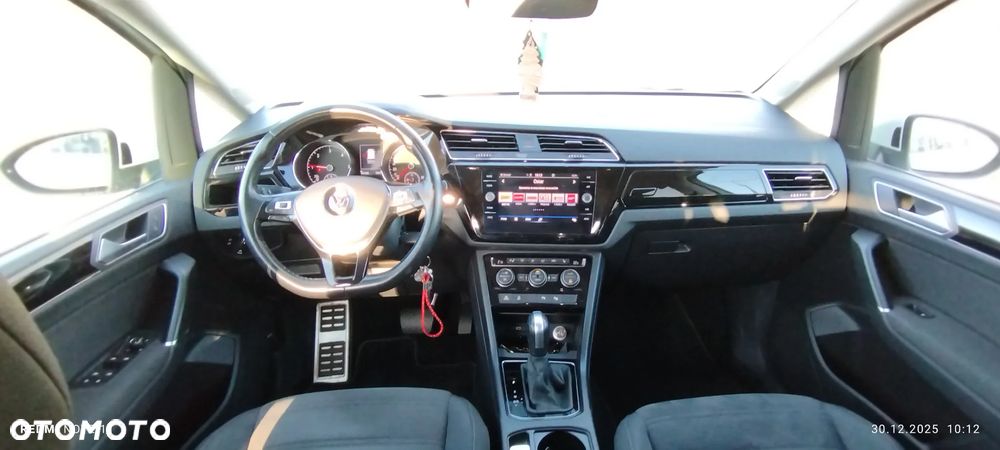 Volkswagen Touran 2.0 TDI SCR DSG Highline - 10