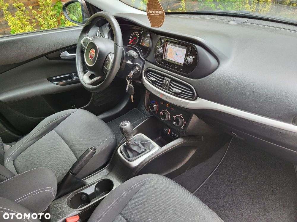 Fiat Tipo - 12
