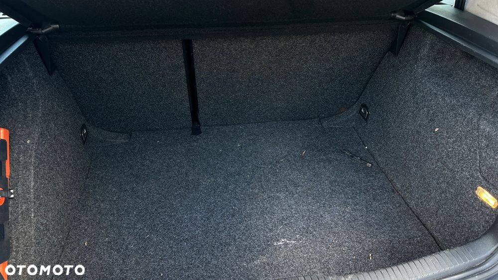 Volkswagen Golf - 12